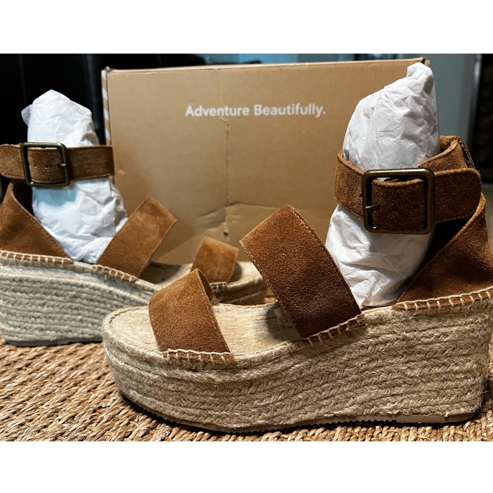 SOLUDOS Palma Platform Sandal walnut Suade/Leather upper in size 7M